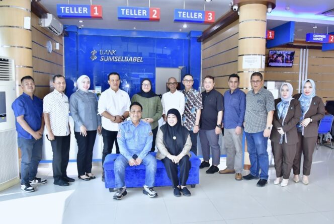 
Kunjungi Bank Sumsel Babel Cabang Martapura, Komisi III DPRD Sumsel Soroti Kontribusi Dividen dan Mitigasi Kredit Macet