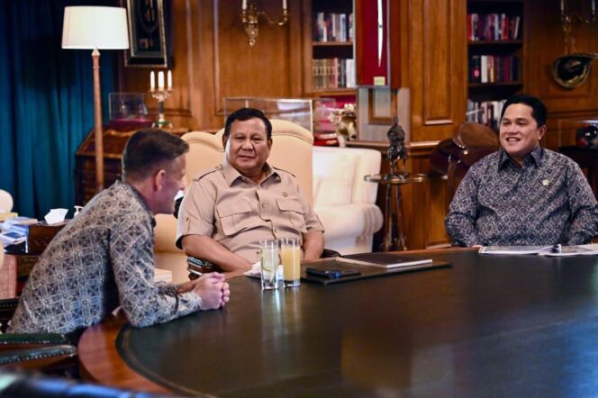 
Prabowo Perkuat Dukungan untuk Indonesia Jadi Tuan Rumah FIFA ASEAN