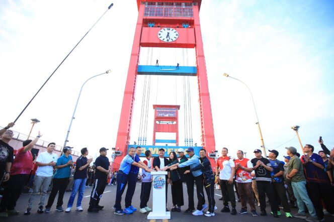 
Herman Deru Resmikan Car Free Day di Jembatan Ampera, Dorong Budaya Sehat dan Penguatan Ekonomi Masyarakat