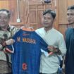 Presiden Sumsel United Cik Ujang saat memperkenalkan M Nasuha sebagai Pelatih Sumsel United. Foto : Abdullah Toriq/Urban Id