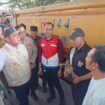 Gubernur Sumsel Herman Deru saat mengecek SPBU di Jalan Noerdin Pandjie Palembang. Foto : Abdullah Toriq/Urban Id