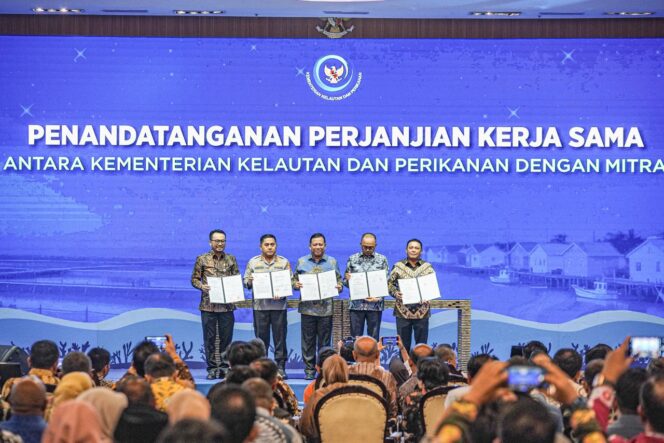 
Pertamina Patra Niaga bersama Kementerian Kelautan dan Perikanan Perkuat Penyediaan Energi bagi Nelayan