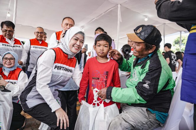 
Pertamina Patra Niaga Dukung Program Pertamina Berbagi Seragam Sekolah, Sembako, dan Pemberdayaan Usaha