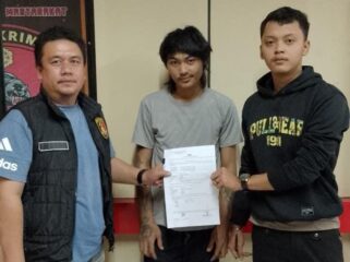 Pelaku saat diamankan di Polres Banyuasin. Foto : Istimewa