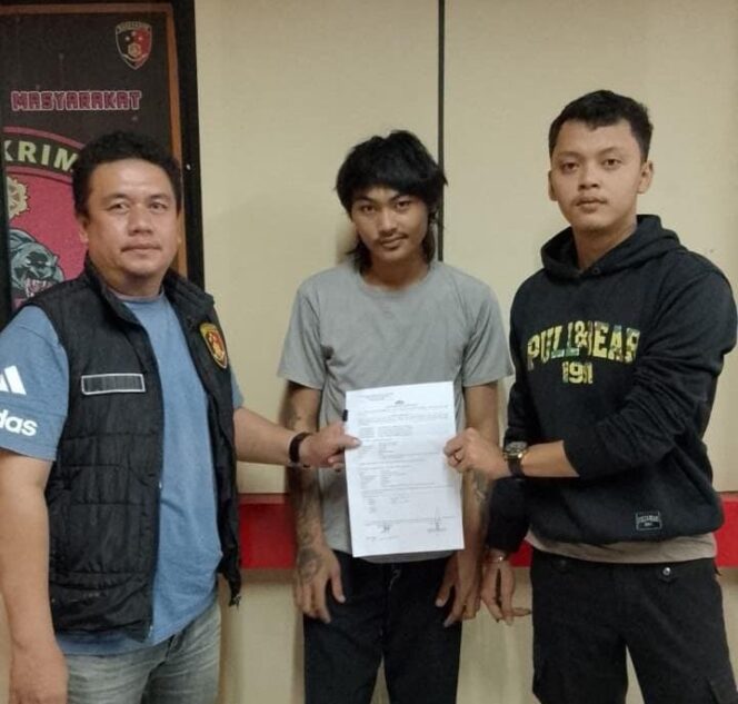 
Pelaku saat diamankan di Polres Banyuasin. Foto : Istimewa