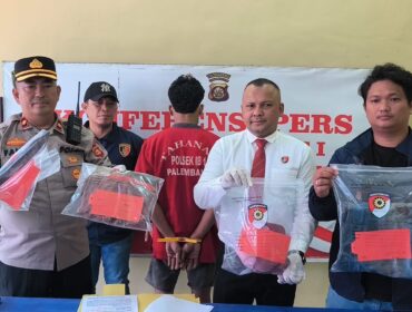 Polsek IB I Palembang saat menggelar press rilis kasus penikaman terkait utang sabu. Foto : Istimewa