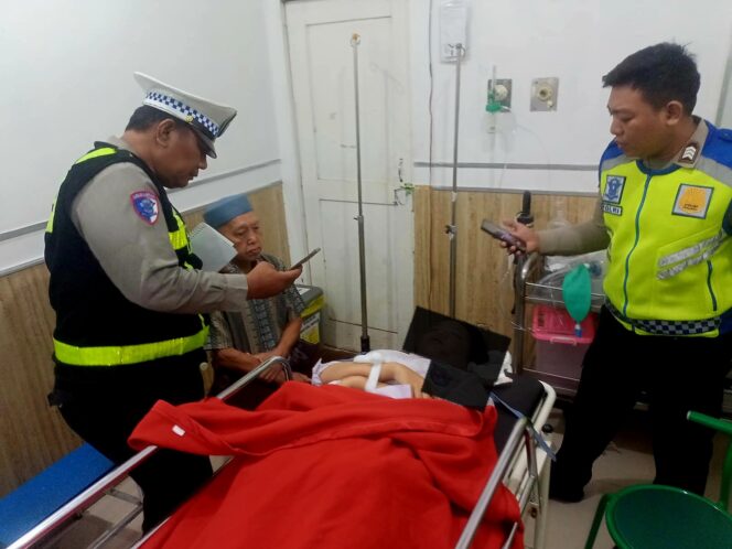 
Motor Hilang Kendali saat Hindari Lubang, Pelajar di Palembang Meninggal Ditabrak Truk