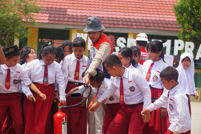 
Peringati Hari Anak Nasional, Pertagas Bekali Siswa SDN 71 Prabumulih Keterampilan Tanggap Bencana
