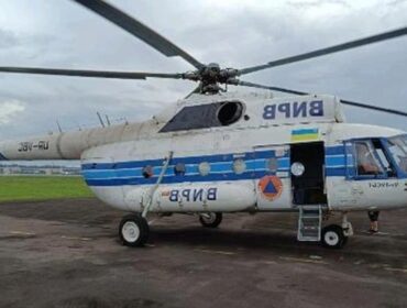 Helikopter jenis UR-VBC/MI8-MSBT reposisi ke TPA Jatiwaringin. (Dok. BPBD Sumsel)
