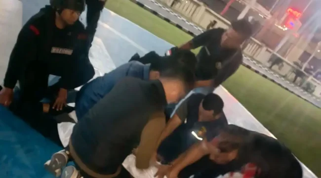 Penangkapan pelaku penerobosan kantor Mapolda Sumsel. Foto : Istimewa