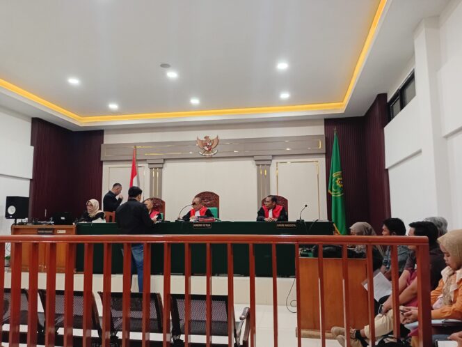
Sidang 25 Media, Hakim Minta Penggugat Hadir: Tak Datang, Pembuktian Jalan Terus