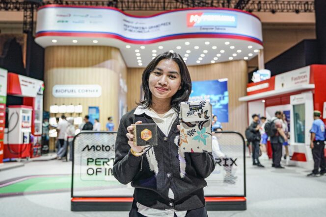 
Pertamina Patra Niaga Hadirkan Suvenir Karya UMKM bagi Pengunjung GIIAS 2026
