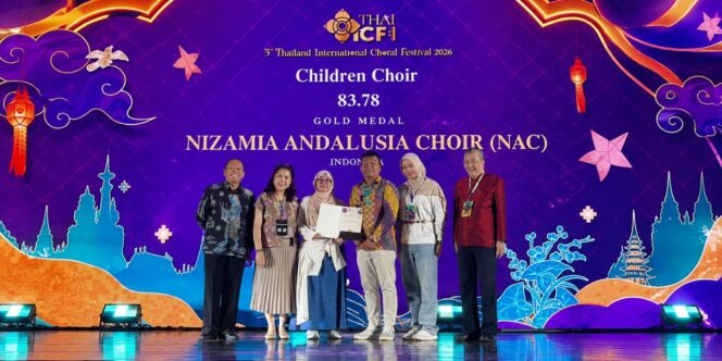 
Harumkan Nama Indonesia, Nizamia Andalusia Choir Juara di Thailand