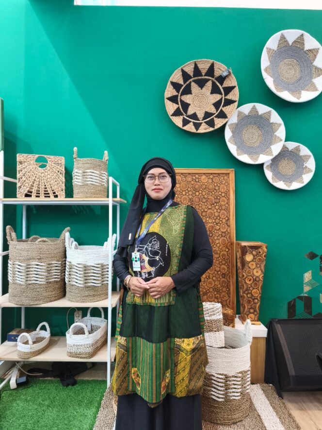 
Dari Anyaman Lokal, Agrominafiber Menembus Pasar Global*