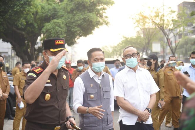 
Kasus ISPA Melonjak Tajam di Palembang Akibat Kabut Asap, Seluruh Fasilitas Kesehatan Diminta Siaga