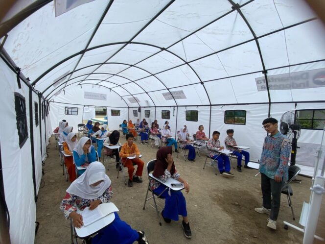 
Pertamina Patra Niaga Hadirkan Ruang Belajar Darurat untuk Siswa SMPN 19 Bengkulu