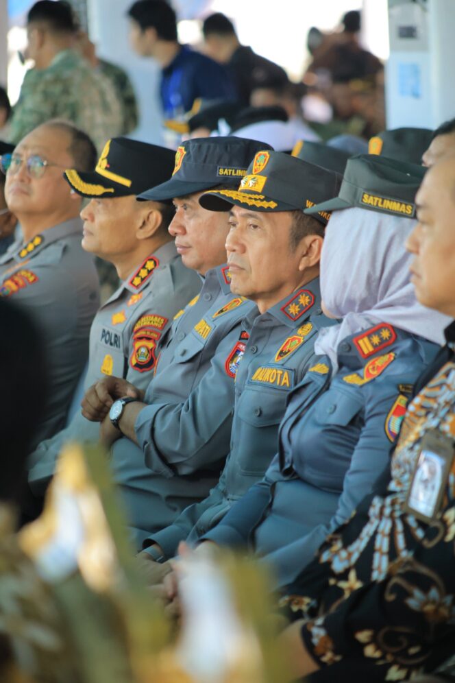 
Pengukuhan Pengurus Asosiasi Linmas, Wali Kota Palembang Tegaskan Peran Strategis Satlinmas