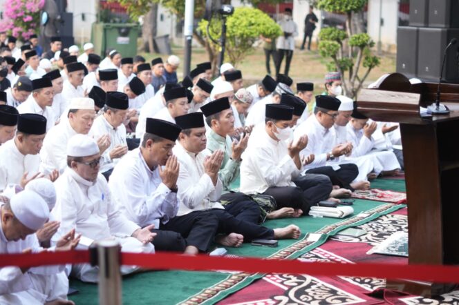 
Kualitas Udara Memburuk Akibat Karhutla, Pemkot Palembang Gelar Sholat Istisqa