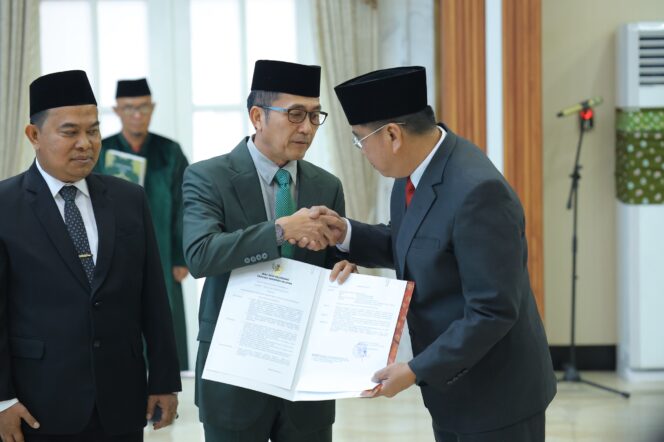
Ratu Dewa Lantik Sulaiman Amin Jadi Pj Sekda Palembang Gantikan Aprizal Hasyim