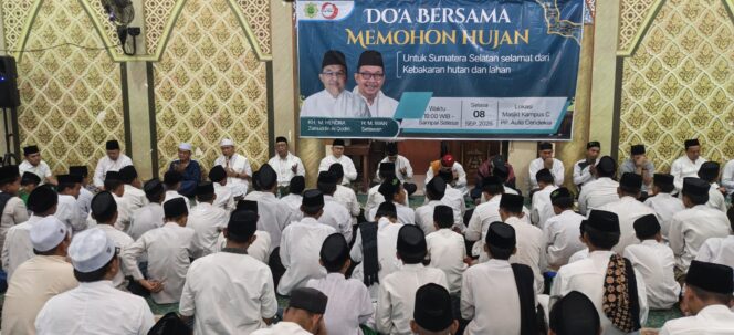 
Ikhtiar Hadapi Kemarau dan Karhutla, Paguyuban Sinar Mas Sumsel dan Ponpes Aulia Cendekia Gelar Doa Bersama Memohon Hujan