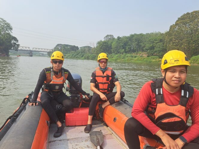 
Hendak Lepaskan Kail Tersangkut, Pelajar MTsN Muara Enim Terseret Arus Sungai Lematang