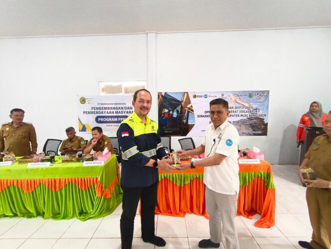 
Pemkab Muba Gandeng Kementerian ESDM, Cetak 15 Pemuda Lokal Jadi Operator Alat Berat Bersertifikat Resmi