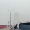 Jembatan Ampera tertutup kabut asap karhutla, Kamis (22/10/2026). Foto : Urban Id
