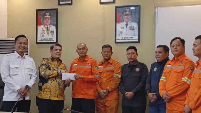 
					Kunjungi BPBD Sumsel, Anggota Komisi I DPR RI Berikan Bantuan ke Lima Posko Karhutla