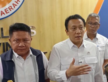 Gubernur Sumsel Herman Deru saat mendampingi Wakil Menteri Lingkungan Hidup (Mawen LH) Diaz Faisal Malik Hendropriyono di Palembang. Foto : Abdullah Toriq/Urban Id