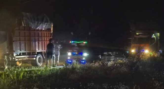 
Resahkan Warga, Ratusan Truk Sawit Teror Jalan Desa di Benakat Muara Enim Tiap Malam!