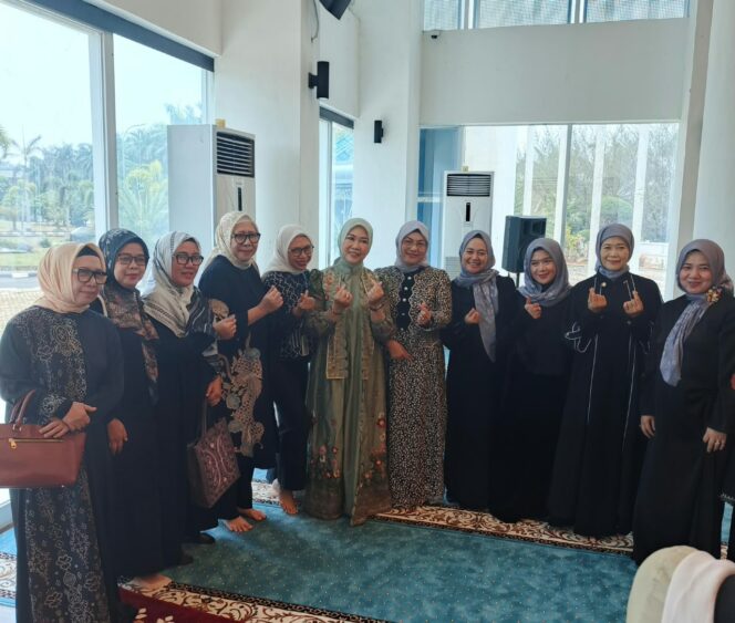 
					Cetak Generasi Berkarakter, TP PKK Sumsel dan IIPK Bank Sumsel Babel Edukasi Perempuan Lewat Pengajian