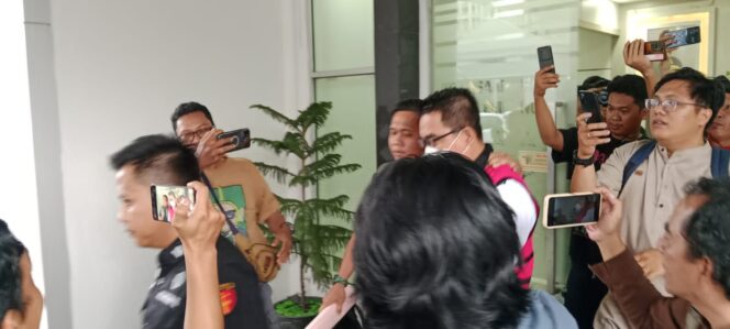 
					Proyek Lampu Jalan Palembang Rugikan Negara Rp3,07 Miliar, Eks Pejabat Dishub dan Rekanan Proyek Jadi Tersangka
