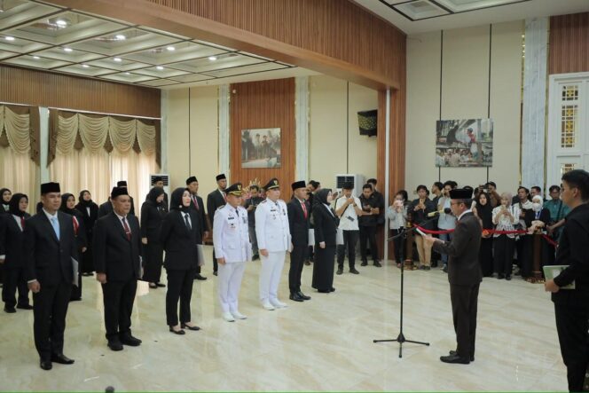 
					Copot Kultur Seremonial, Wako Palembang Lantik 23 Pejabat dan Tekankan Solusi Nyata